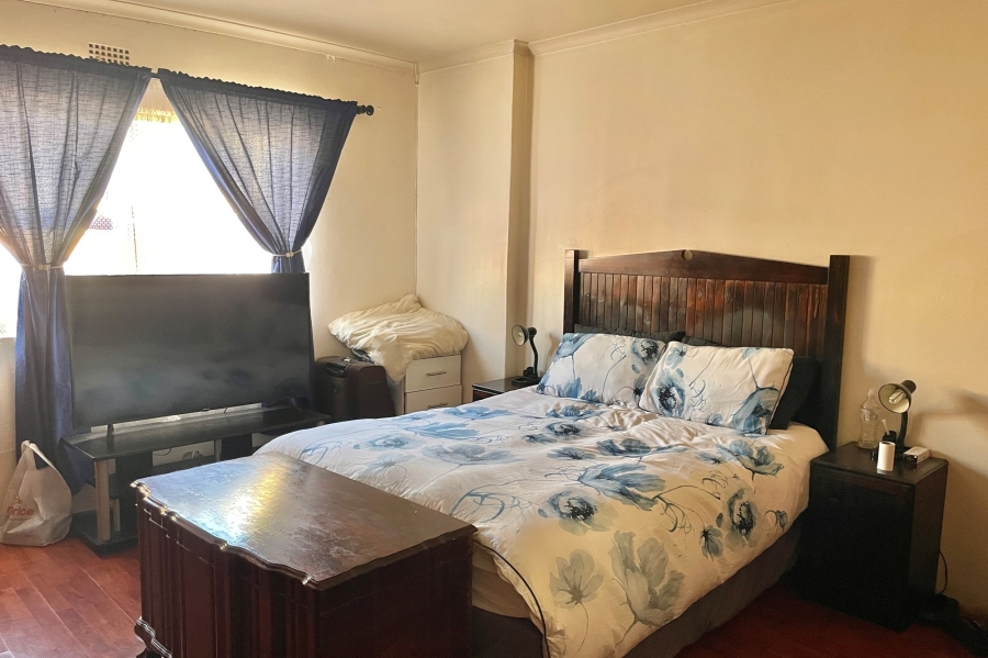 3 Bedroom Property for Sale in Silvertown Western Cape